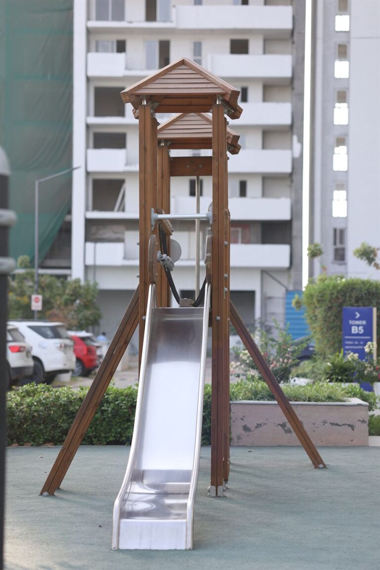 outdoor play system -koochieblobal 2